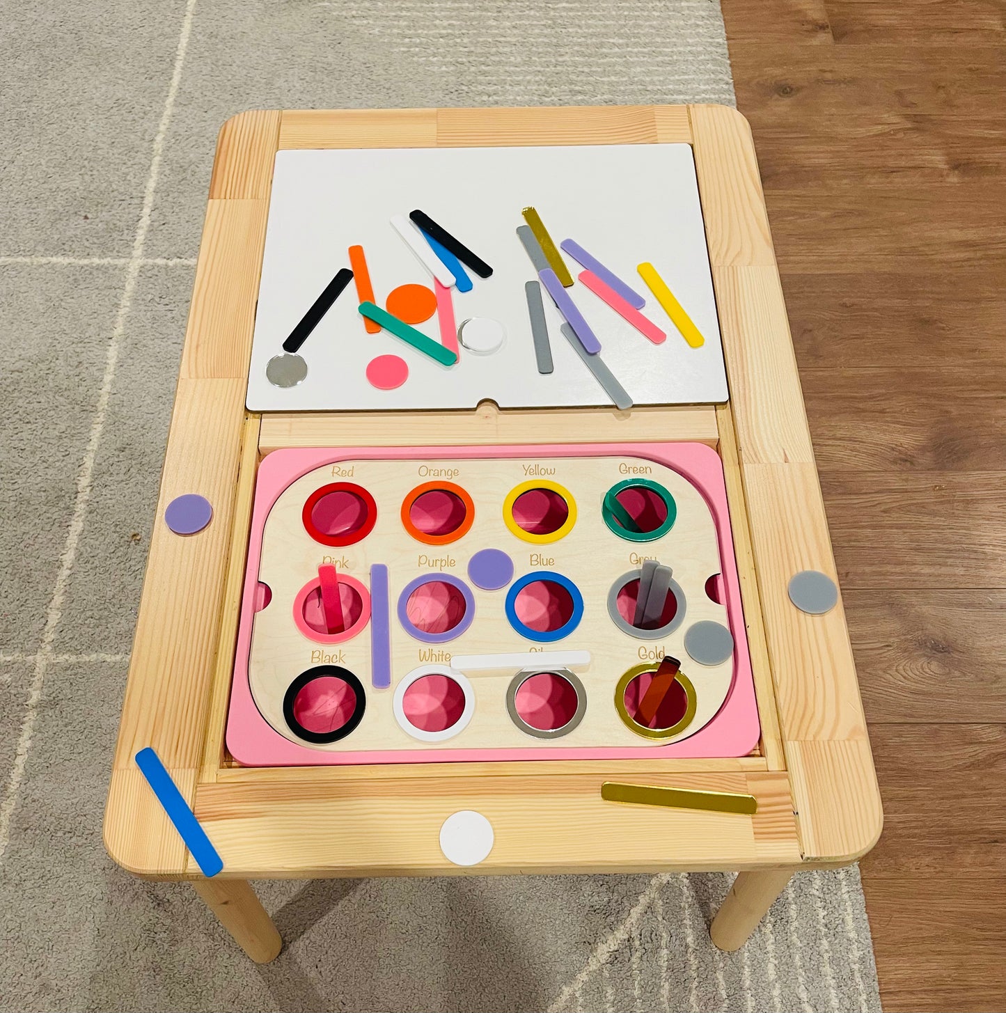 Colour sorting 12 holes