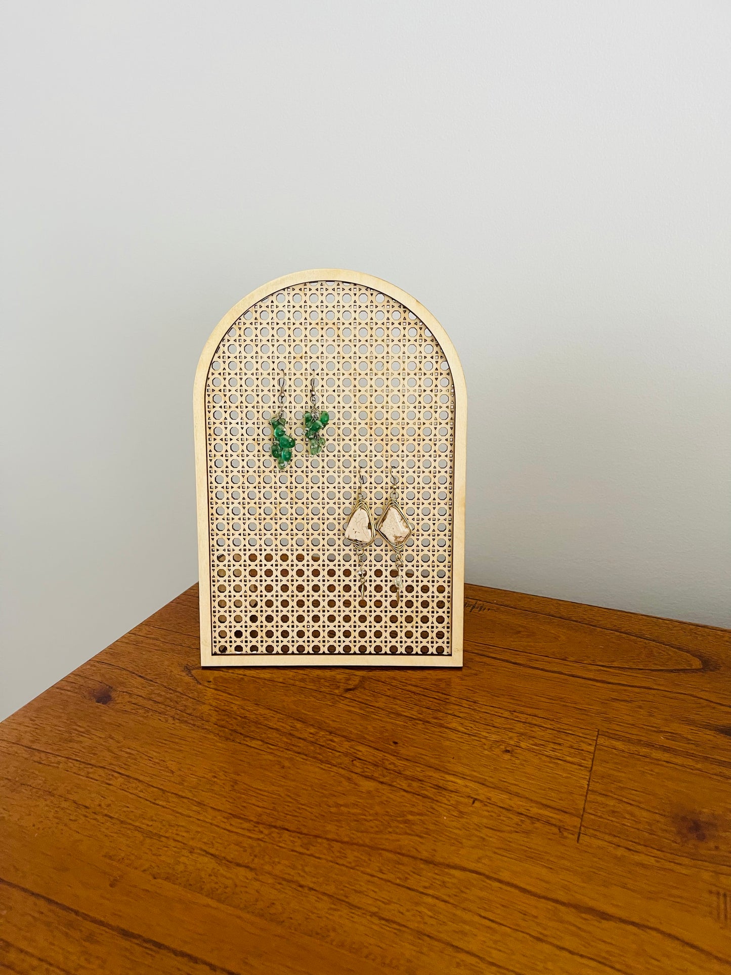 Arch earring stand