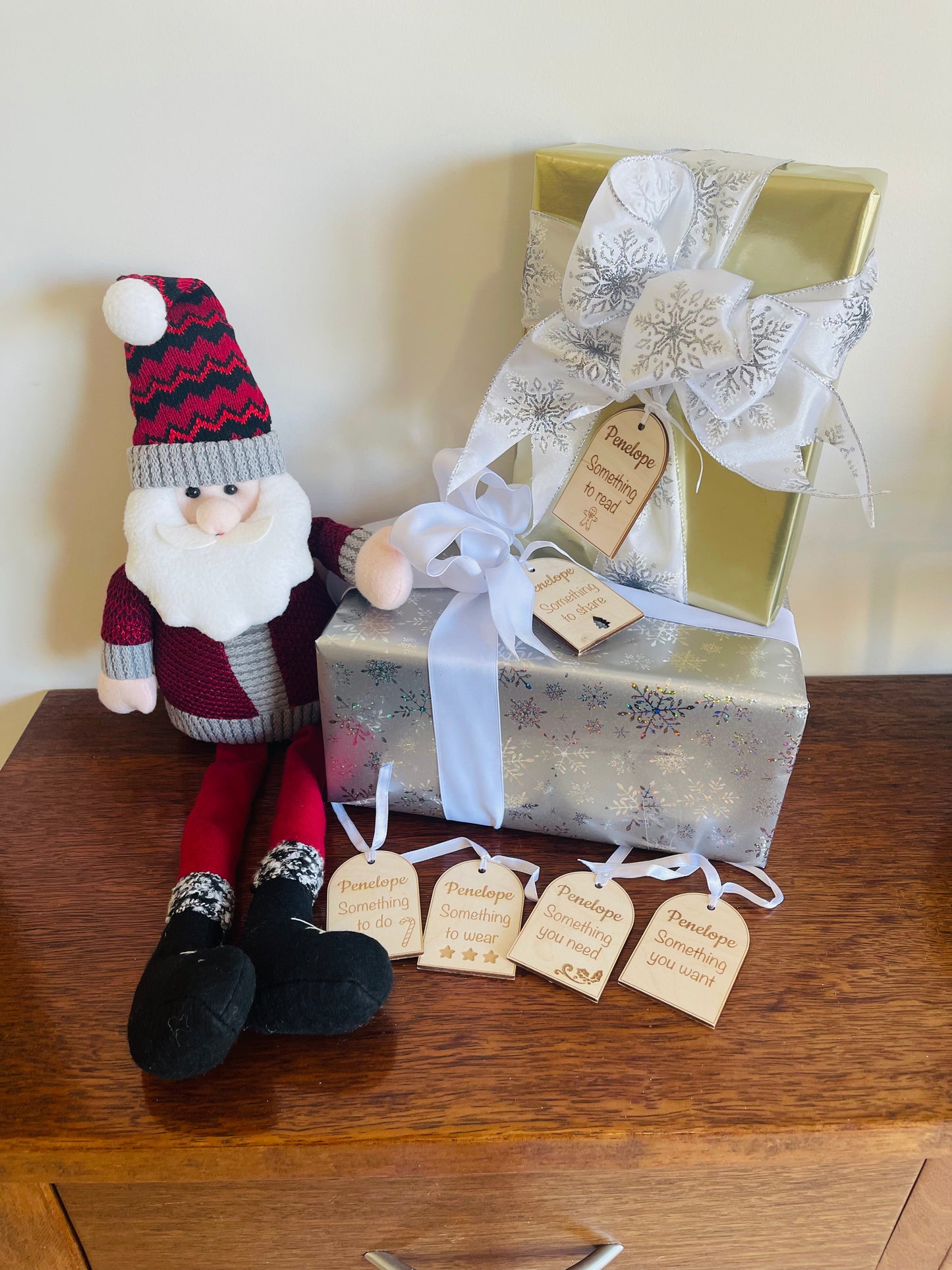 Arch style Christmas gift tags set