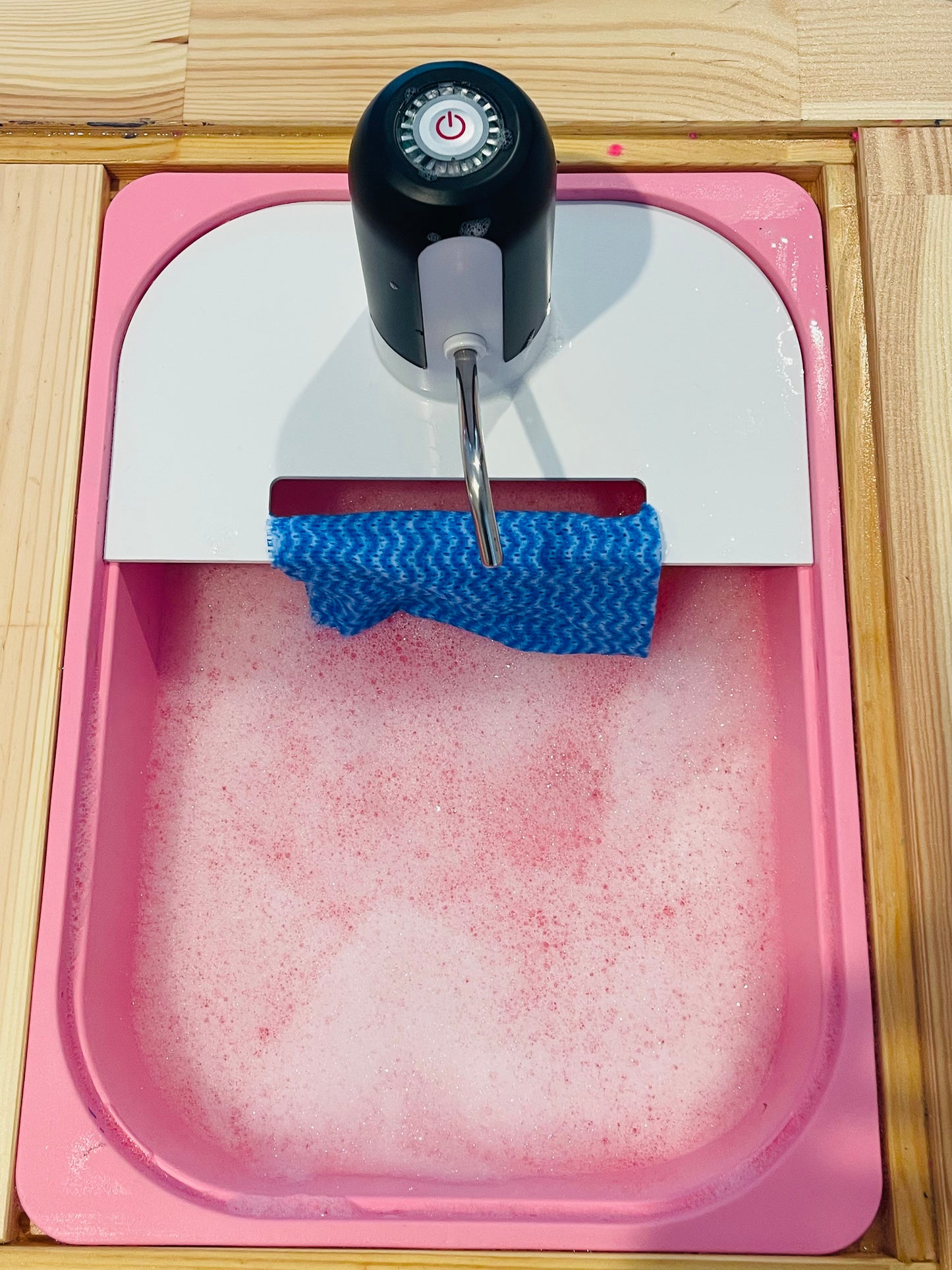 Water play - pump insert