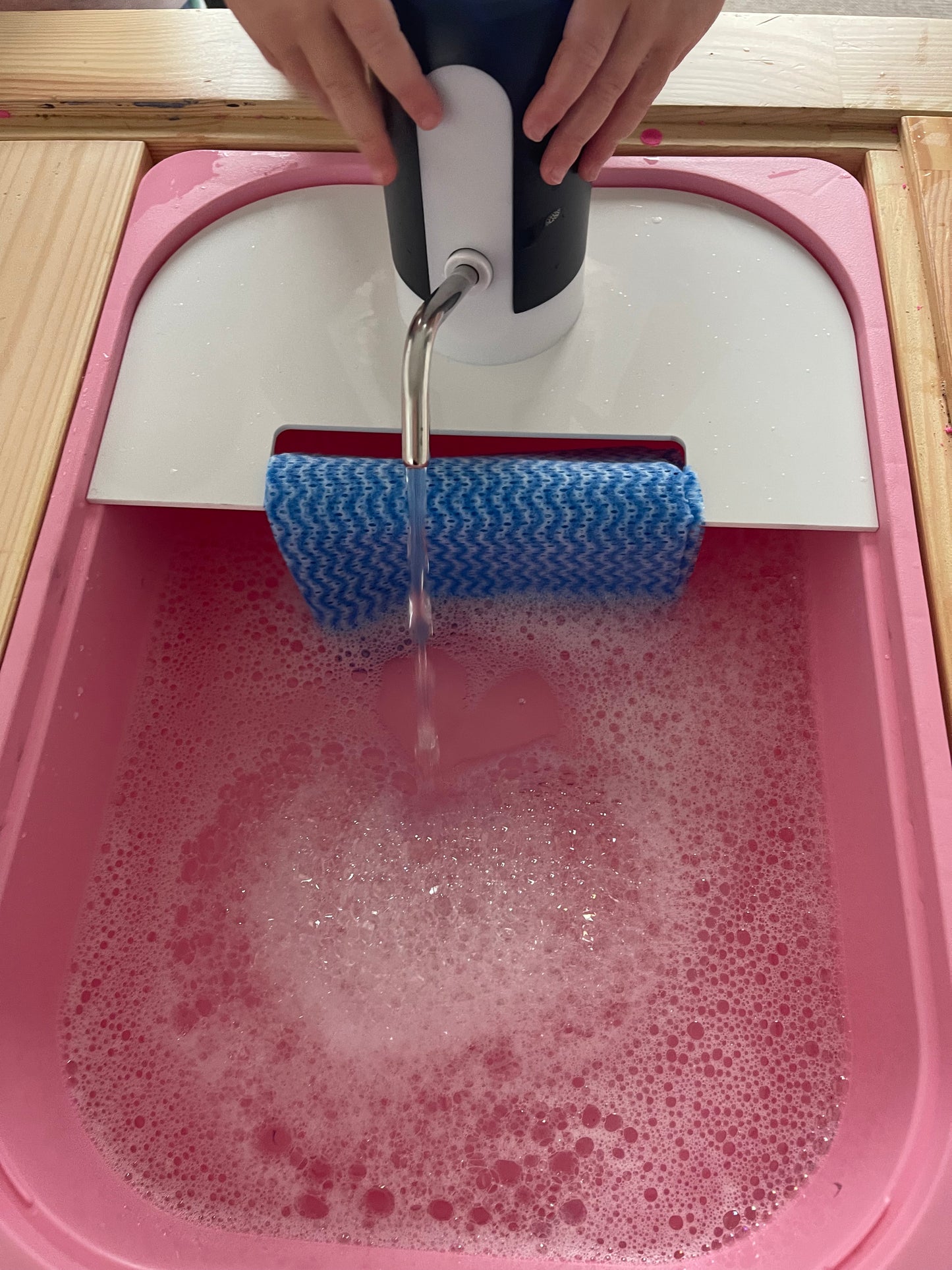 Water play - pump insert